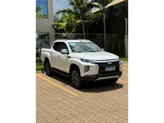 MITSUBISHI L200 TRITON 2.4 16V TURBO DIESEL SPORT HPE-S CD 4P 4X4 AUTOMÁTICO